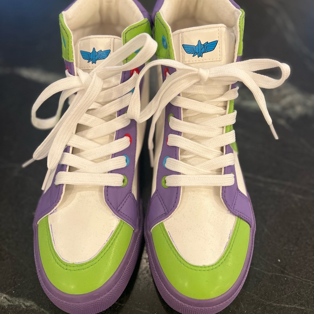 🚀 Disney Pixar Buzz Lightyear High Top Sneakers - Men’s 7 / Women’s 8.5
